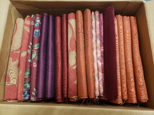 Lot of 20 Mixed Vintage Red/Purple Fabric Yards Scraps - LushesFabrics